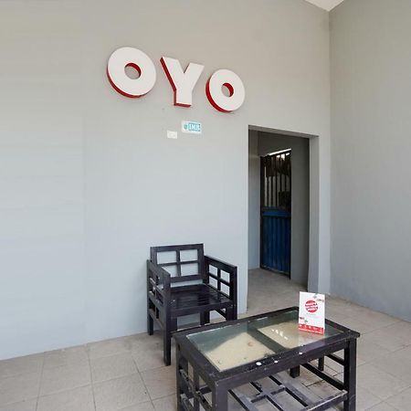 Oyo 1316 Mentari Family Homestay Probolinggo Buitenkant foto