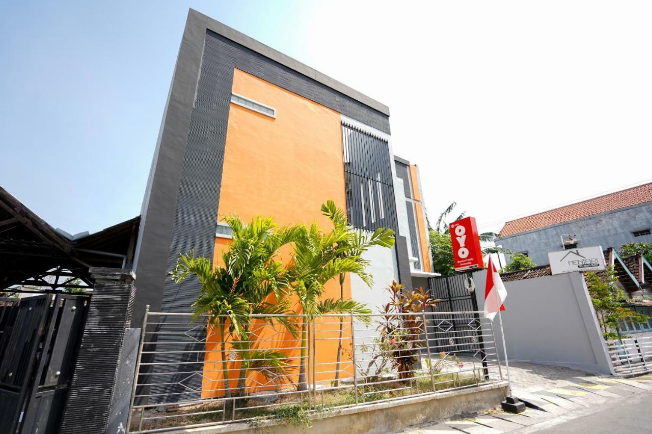 Oyo 1316 Mentari Family Homestay Probolinggo Buitenkant foto
