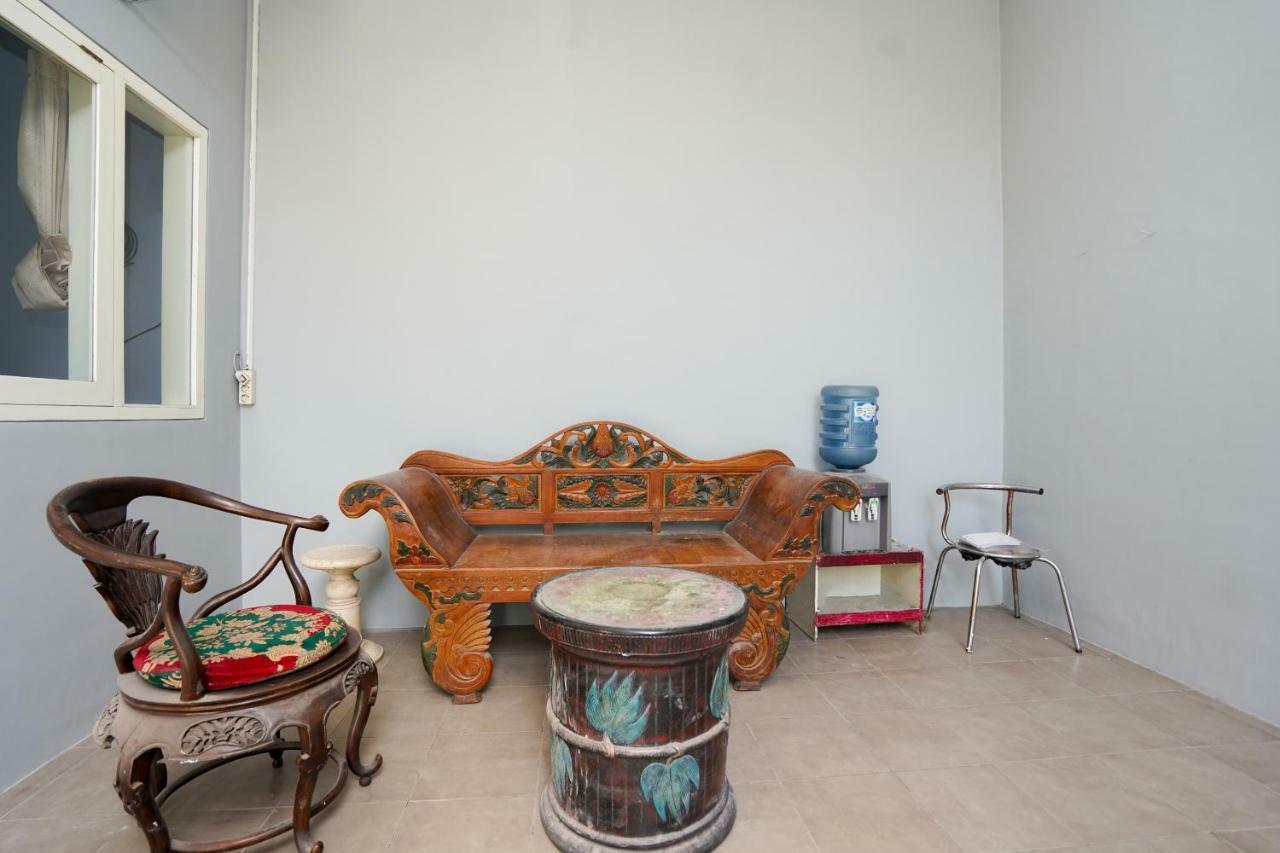 Oyo 1316 Mentari Family Homestay Probolinggo Buitenkant foto