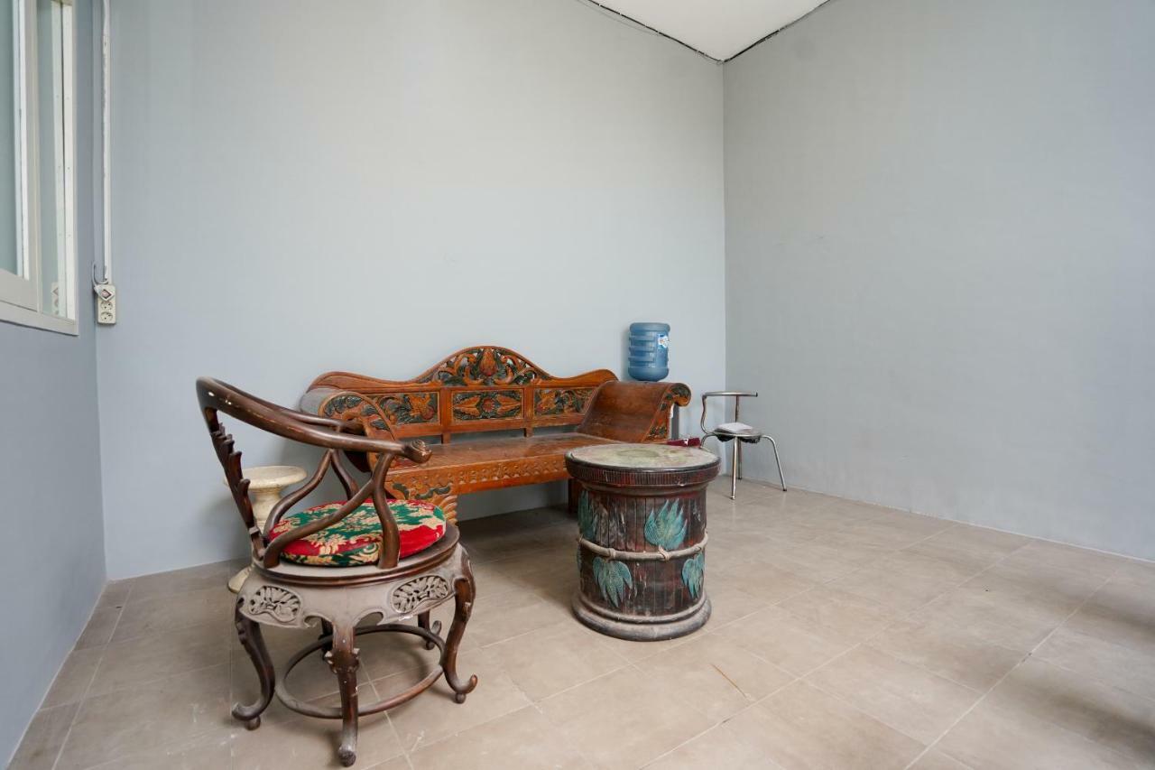 Oyo 1316 Mentari Family Homestay Probolinggo Buitenkant foto