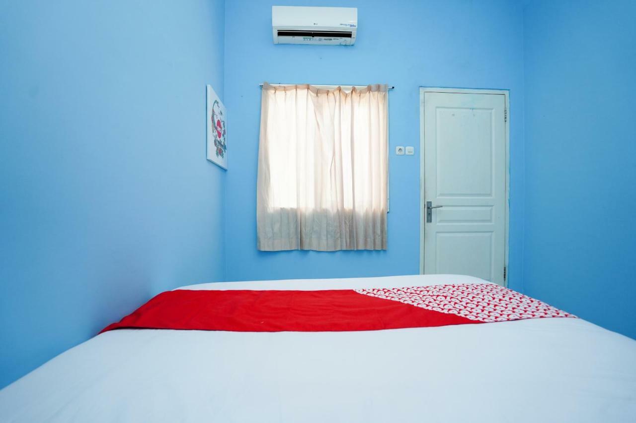 Oyo 1316 Mentari Family Homestay Probolinggo Buitenkant foto