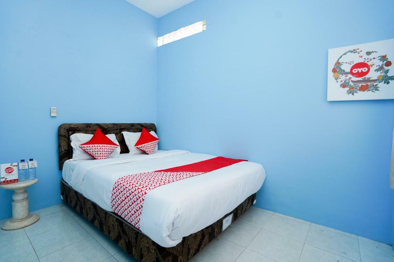 Oyo 1316 Mentari Family Homestay Probolinggo Buitenkant foto